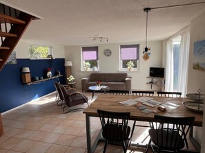 Dining - Pet-friendly Coastal Retreat in Noordwijk (Noordwijk)