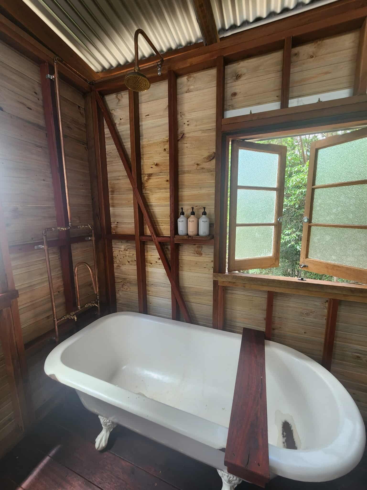 Hårføner, håndklær, såpe og toalettpapir