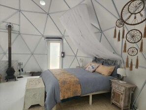 WiFi, bed sheets