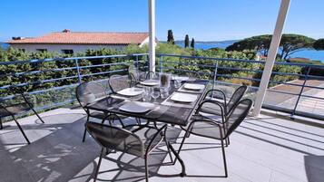 Khu ẩm thực ngoài trời