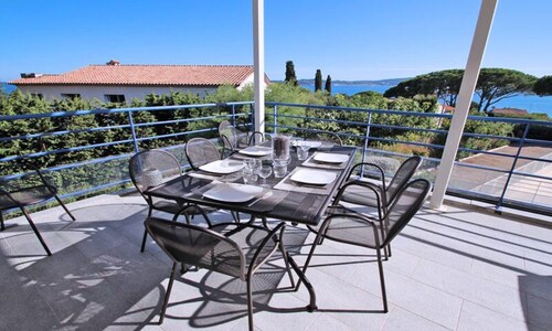 4 Rooms for 6 People