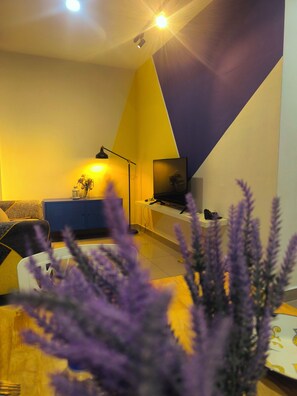 Smart TV - 10 mins from KLCC cozy place to stay (Kuala Lumpur)