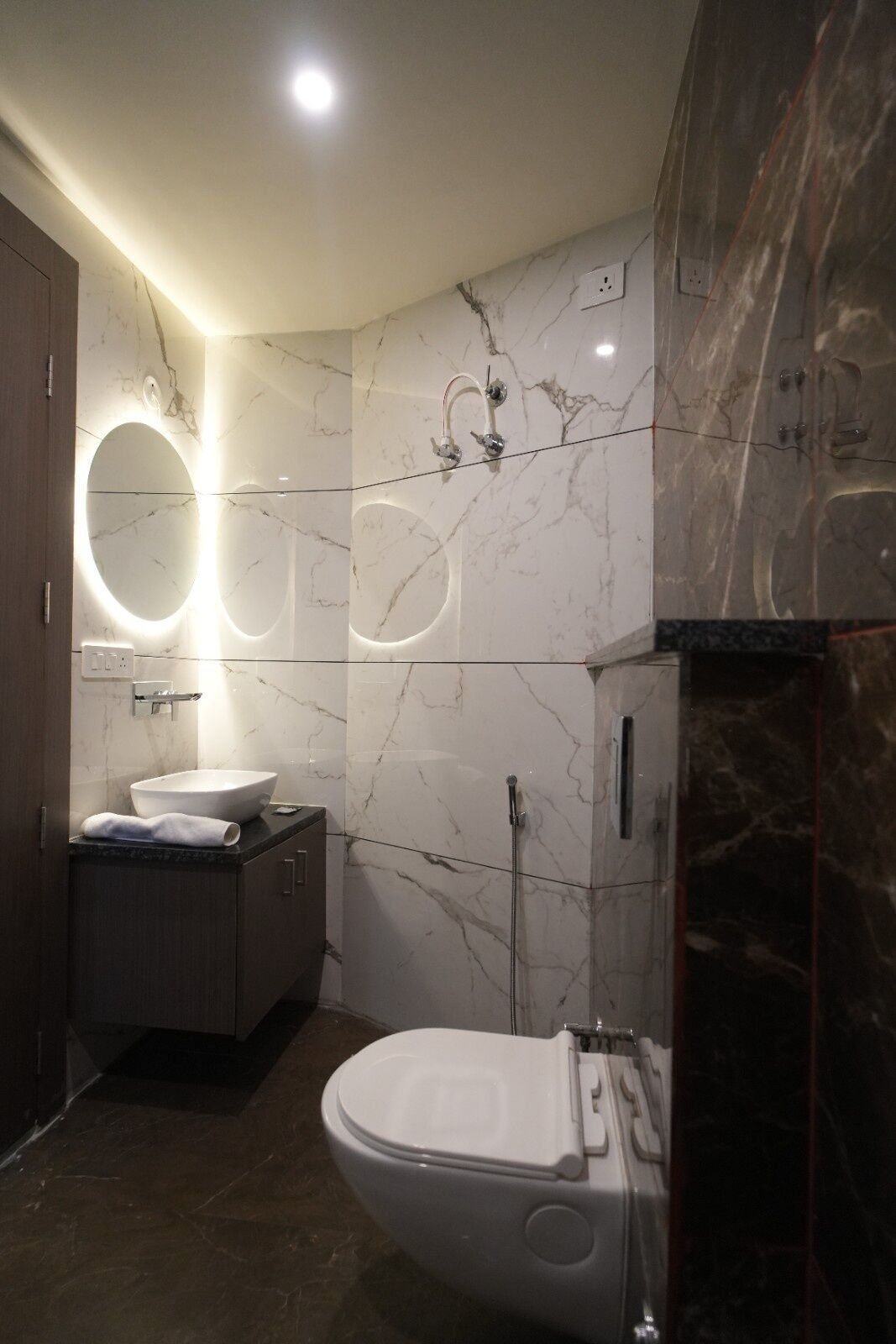 Superior Room | Bathroom | Shower, slippers, towels, soap