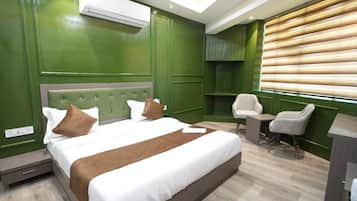 Luksusrom | Skrivebord, skrivebord for bærbar PC og wi-fi (inkludert)