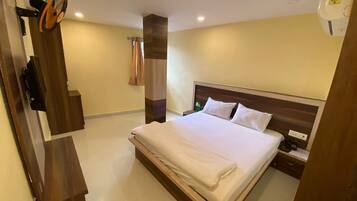 Rollaway beds, free WiFi, bed sheets