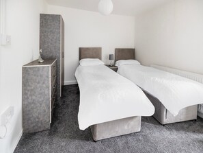 Room - Standard Quad Room (Salford)