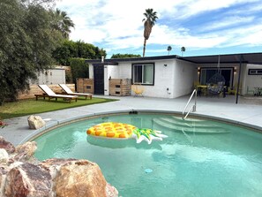 Outdoor pool, a heated pool