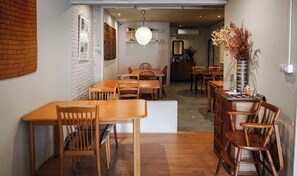 Dining - THE GOOSE HOUSE UBON  (Ubon Ratchathani city center)