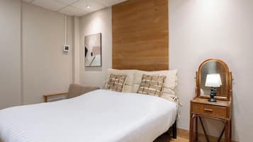 Basic Room, Non Smoking | Desk, free WiFi