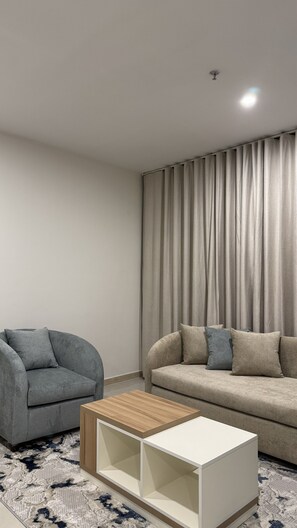 Living area - Two Bedrooms, Living Room & Two Bathrooms Apartment (المدينة المنورة)