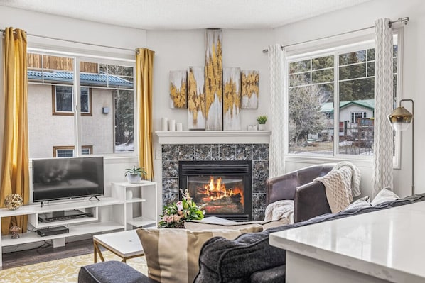 Télévision, cheminée