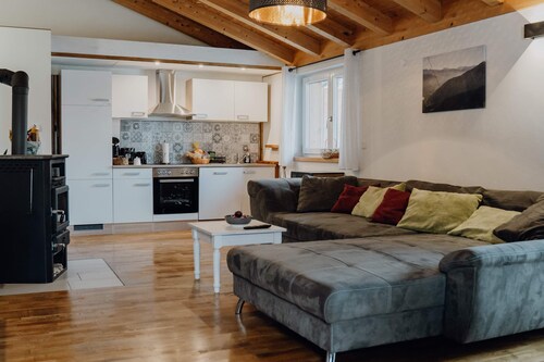 Ferienwohnung mit Balkon bis max. 6 Personen, 75qm