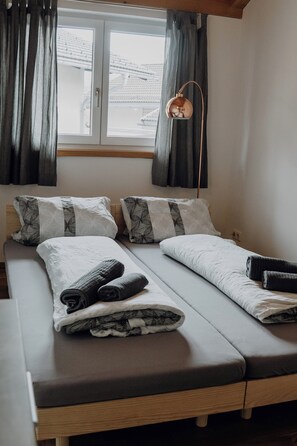 2 bedrooms, bed sheets - Apartment with balcony for max. 6 persons, 75sqm (Kiefersfelden)