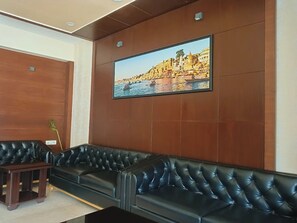 Interior - Premium Hotel  X-E-N-I-A Varanasi (Varanasi)