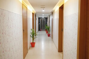 Interior - Premium Hotel  X-E-N-I-A Varanasi (Varanasi)
