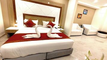 Deluxe Double Room, Penyaman udara | Peralatan tempat tidur hipoalergenik, meja, kalis bunyi, Wi-fi percuma