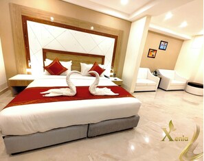 Allergikerbettwaren, Schreibtisch, schallisolierte Zimmer