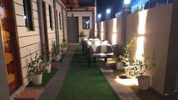 Studio Suite, Garden View | Terrace/patio