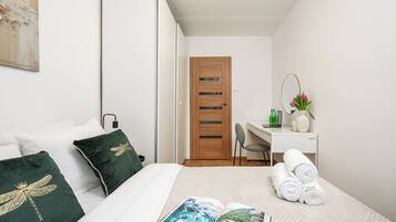 Deluxe Apartment, Non Smoking | Iron/ironing board, free WiFi