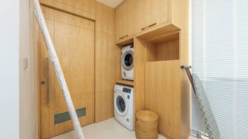 Villa Deluxe, 3 chambres, piscine privée, vue piscine | Blanchisserie