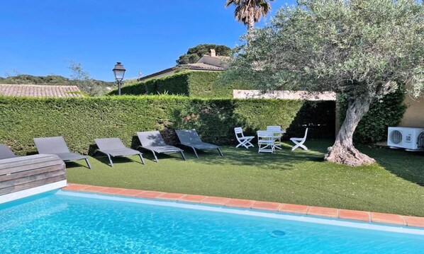 Indoor pool, outdoor pool - Residence Restanques Beauchene (Sainte-Maxime)