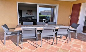 Outdoor dining - Residence Restanques Beauchene (Sainte-Maxime)