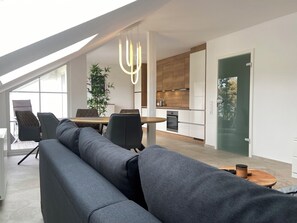 Interior - Modern apartment with 3 separate bedrooms (Haiger)
