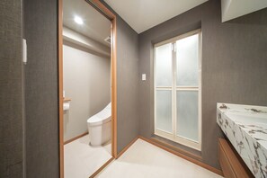 Bathroom - MARUMI HOTEL Tokyo Asakusa (Taito-ku Senzoku)