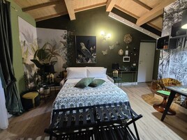 华丽开间 | 办公桌、遮光窗帘、熨斗/熨板、免费 WiFi