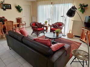 House | Living room - Fantastic Holiday Home by the sea (Sint Maartensvlotbrug)