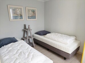 House - Fantastic Holiday Home by the sea (Sint Maartensvlotbrug)