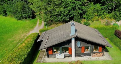 The smuggler's hut. Tiled stove, edge of the forest, fenced, up to 3 dogs welcome