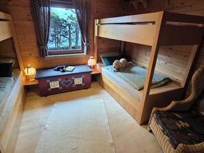 2 bedrooms, free WiFi, bed sheets - Quiet vacation home with dog - fenced garden on the edge of the forest (Grafenau)