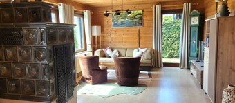 The smuggler's hut. Tiled stove, edge of the forest, fenced, up to 3 dogs welcome