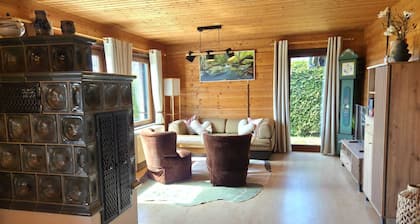 The smuggler's hut. Tiled stove, edge of the forest, fenced, up to 3 dogs welcome