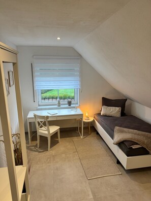 Bügeleisen/Bügelbrett, WLAN, Bettwäsche