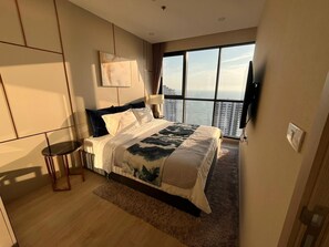 2 bedrooms, iron/ironing board, Internet, bed sheets - Luxury 2BR Sea View Unit I 35th Floor Rare Unit (Muang Pattaya)