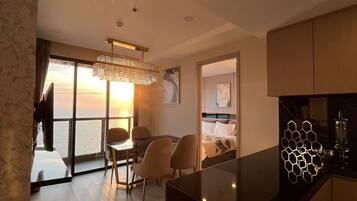 2 soverom, strykejern/-brett, internettilgang og sengetøy