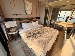 2 slaapkamers, een strijkplank/strijkijzer, internet, beddengoed