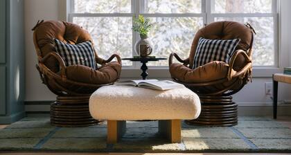 Pine & Plaid - Designer Cabin - Pool Spa Golf - 4-Season Escape