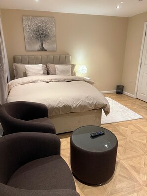 Bügeleisen/Bügelbrett, WLAN, Bettwäsche