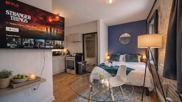 Iron/ironing board, WiFi, bed sheets