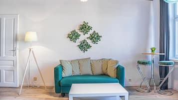 Basic Room | Living area