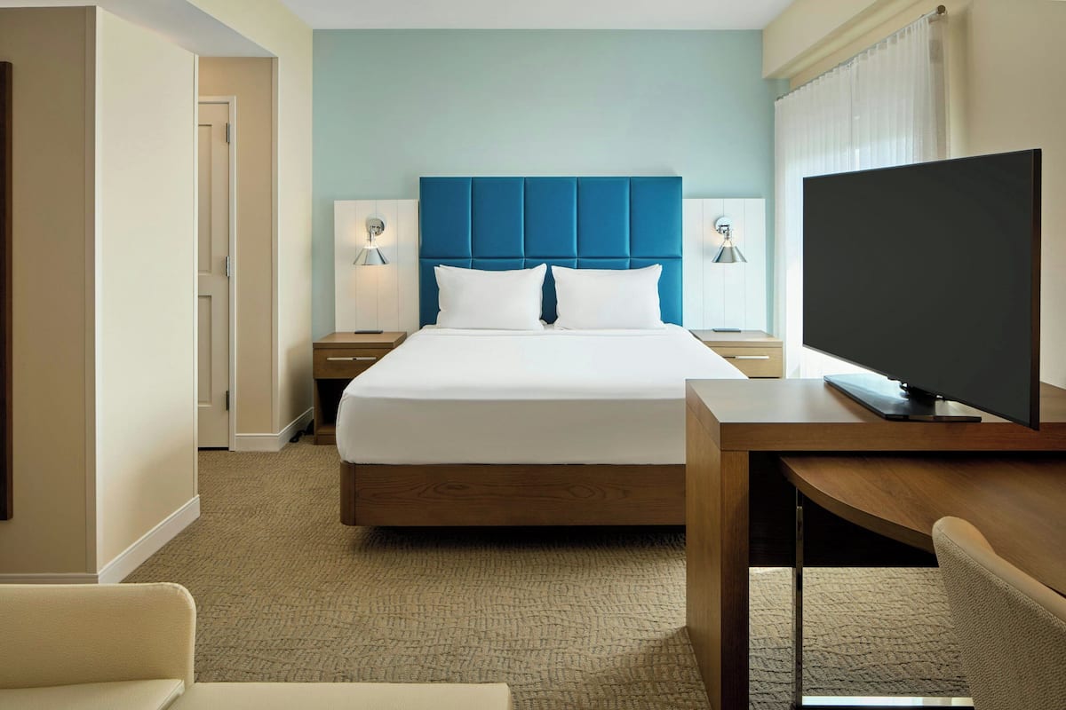 In-room safe, desk, laptop workspace, blackout drapes