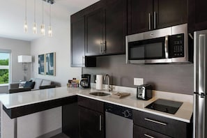 Suite, 1 Bedroom | Private kitchen
