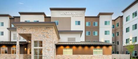 الإطلالة من المنشأة