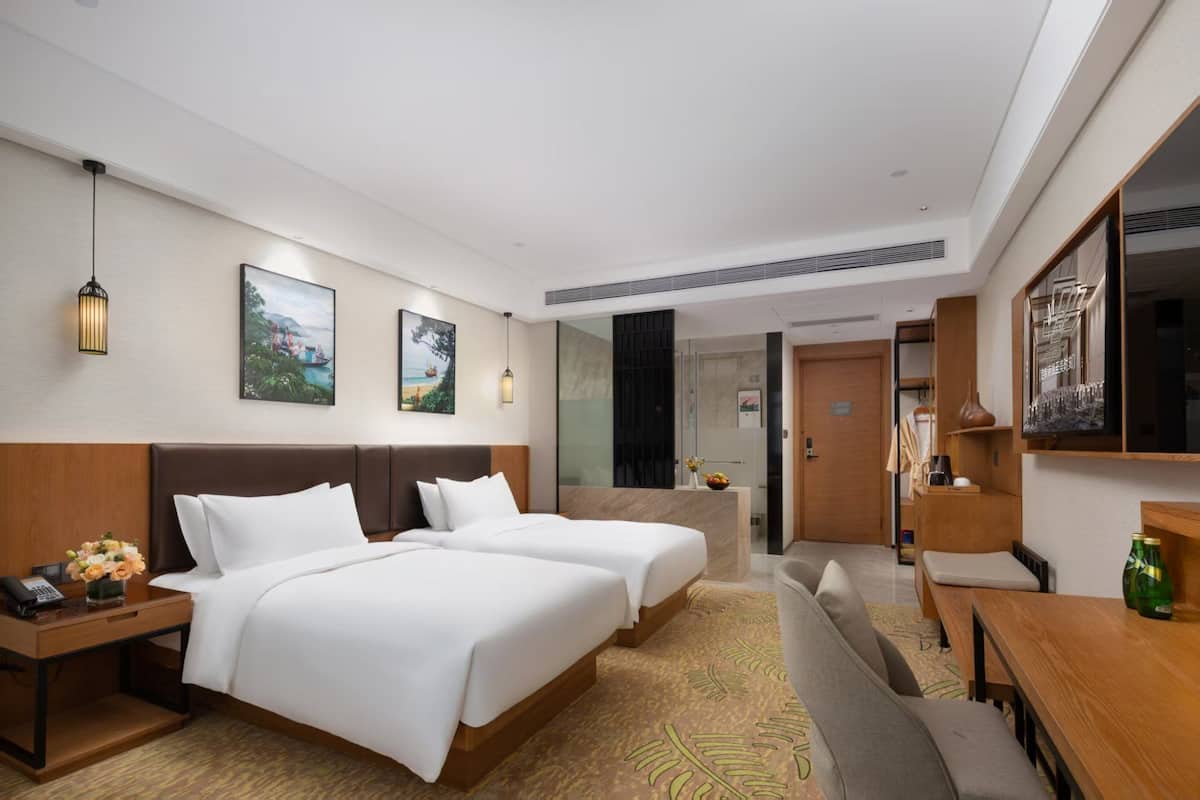 Superior Twin Room | Desk, laptop workspace, free WiFi