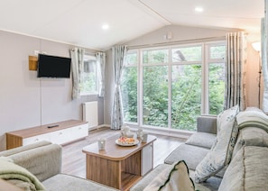 Living area - Gold Premium 3, Slps 8, parking (Porthcawl)