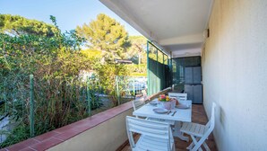 Outdoor dining - Le Sextant by Interhome (Cavalaire)