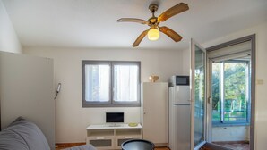 TV - Le Sextant by Interhome (Cavalaire)